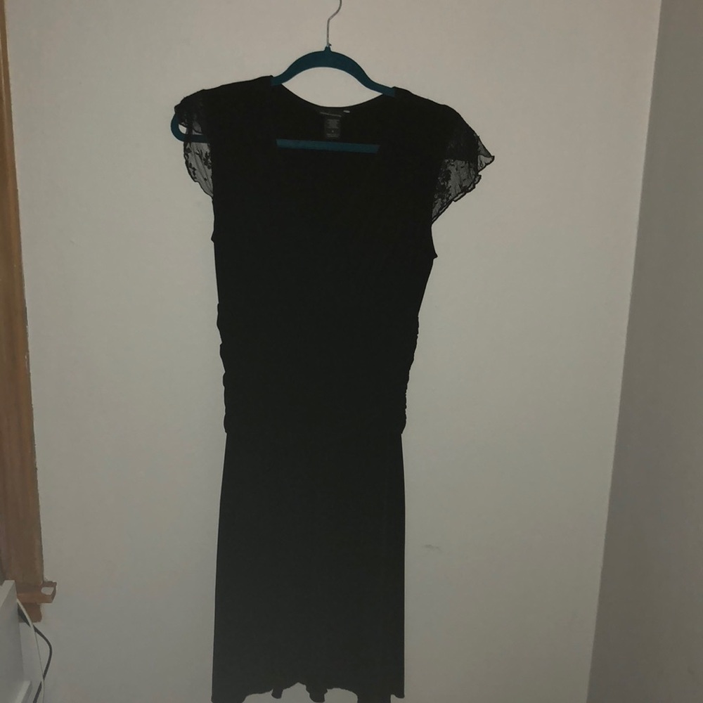 Lace Fluttered sleeve mini